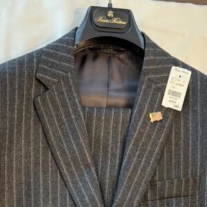 NWT Men's Brooks Brothers Milano charcoal chalk stripe suit--38R--Made in USA